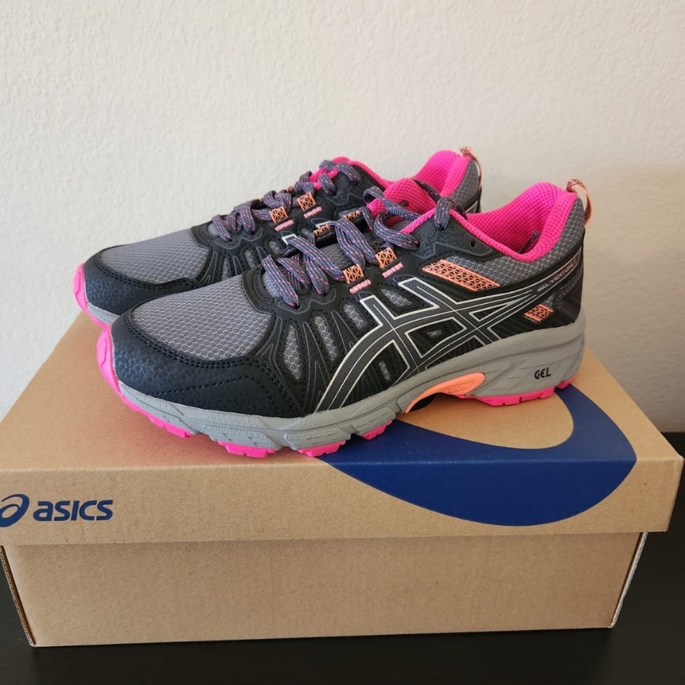 Brand New ASICS Gel Venture 7 Women's size 6 US Wide